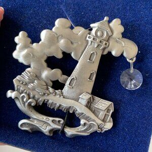 LINDSAY CLAIRE DESIGNS LIGHTHOUSE   FINE PEWTER HANDCRAFTED AND AUSTRIAN CRYSTAL